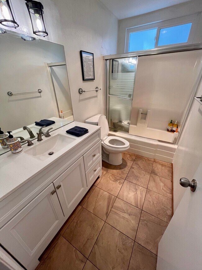 Building Photo - 7063 Deerhurst Ct
