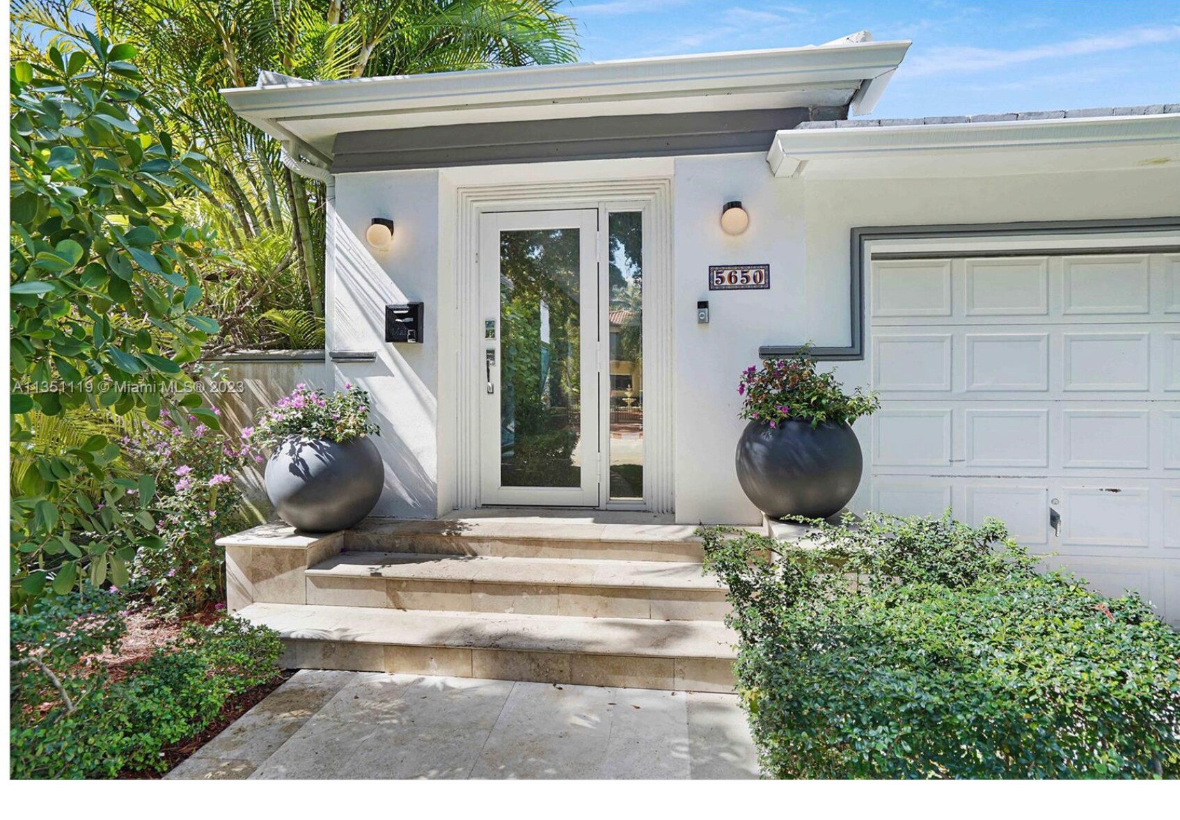 Building Photo - 5650 Pine Tree Dr