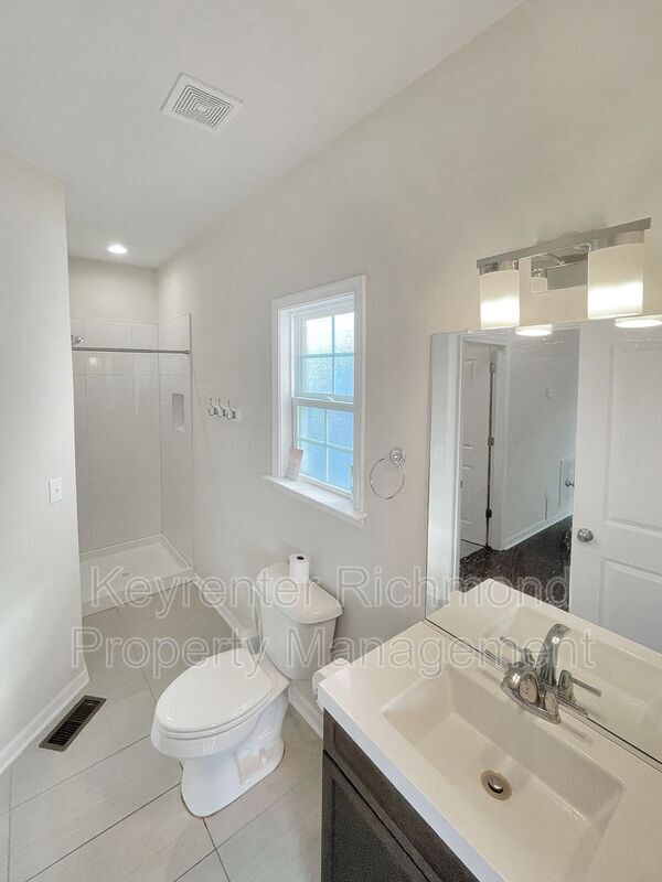 Building Photo - 406 Bridge Creek Ct