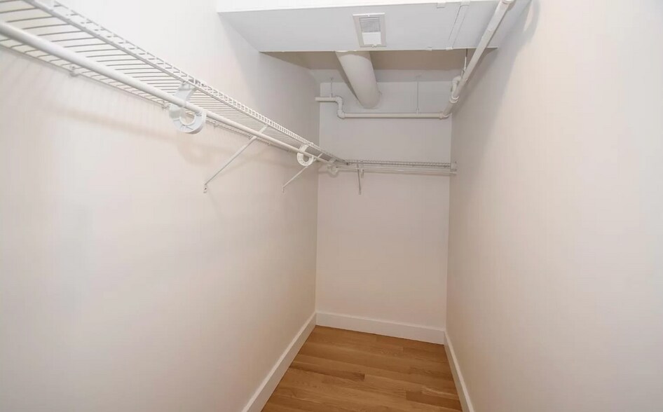 Huge Walk-In Closet! - 1523 Republic St