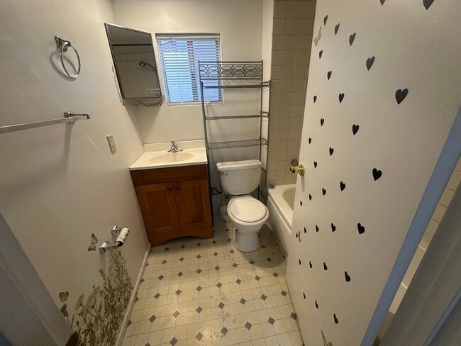 Building Photo - 2812 C St