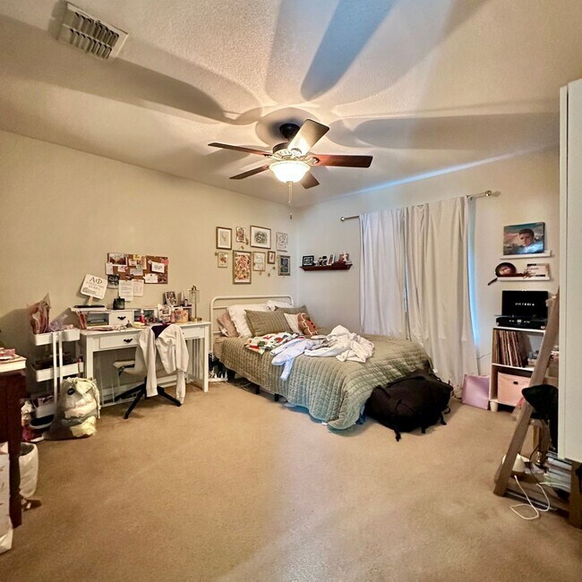 Building Photo - 1018 Bagby Ave