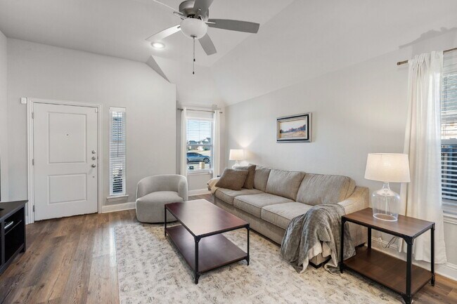 Building Photo - 1707 Aleia Cv