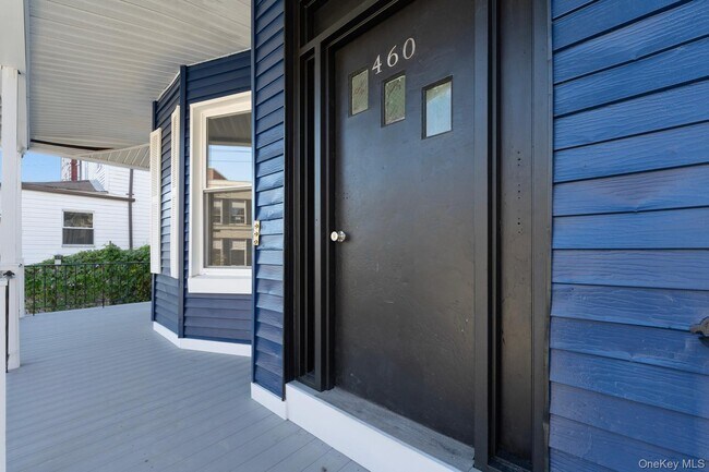 Building Photo - 460 S 6th Ave