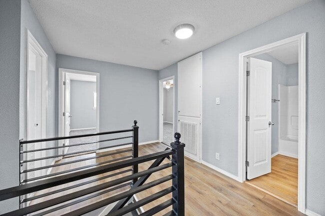 Building Photo - 2928 Donnell Dr