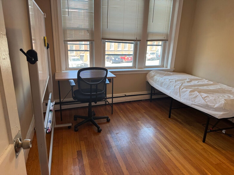 Building Photo - 1657 Commonwealth Ave