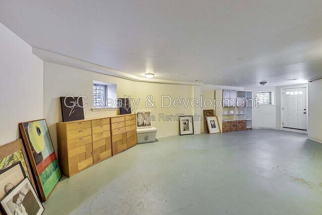 Building Photo - 4936 S St Lawrence Ave
