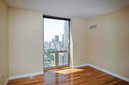 Building Photo - 222 N Columbus Dr