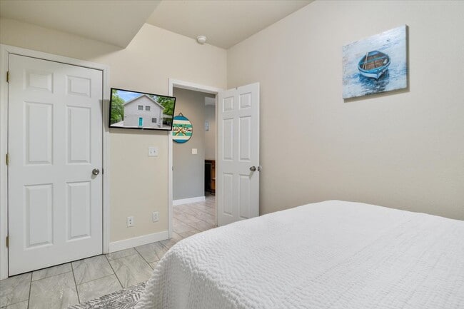 Building Photo - 24 Mimosa Rd