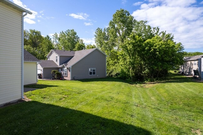 Building Photo - 5009-5011 Betty Jean Way