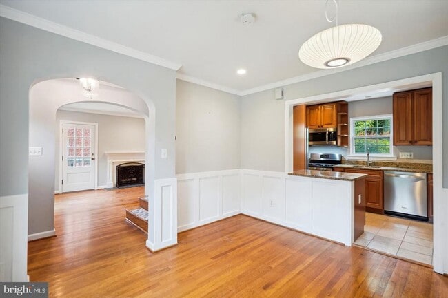 Building Photo - 6124 12th Rd N