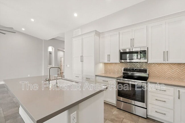 Building Photo - 25818 S Hollygreen Dr