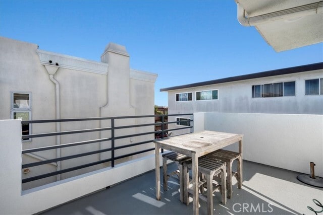 Building Photo - 1107 Loma Dr