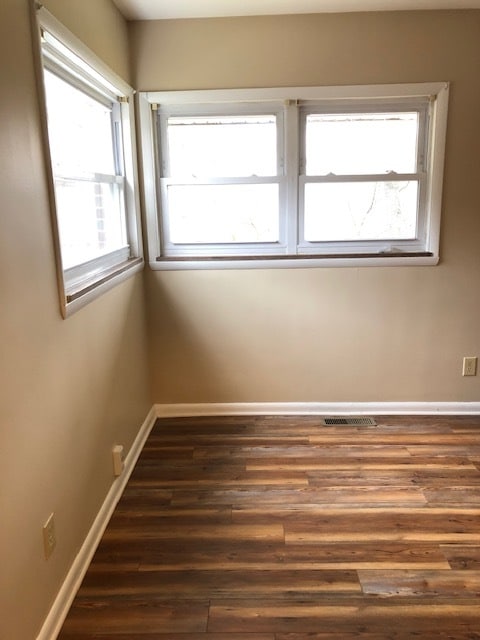 Building Photo - 1387 Forest Glen Dr