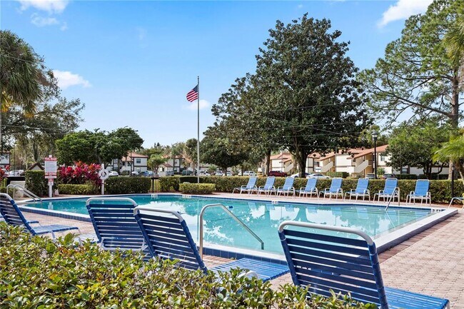 Building Photo - 6062 Willowpointe Cir