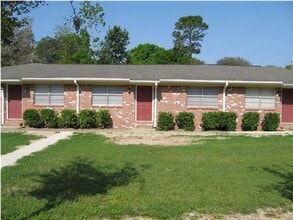 Building Photo - 545 Hickory Ave