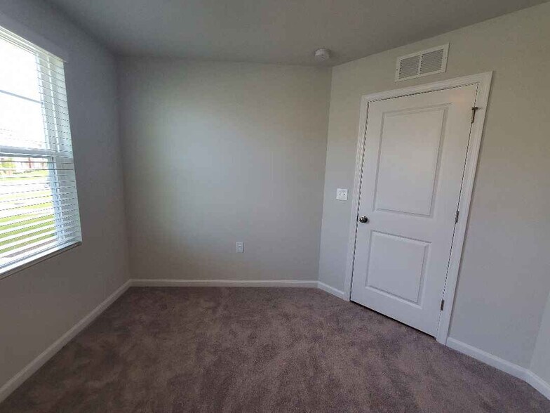 Building Photo - Room in Townhome on Kasota Ln