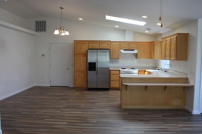 Building Photo - JR2060
