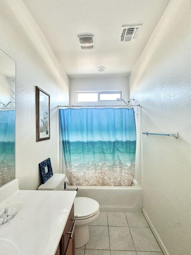 Building Photo - 16492 W Caldwell St