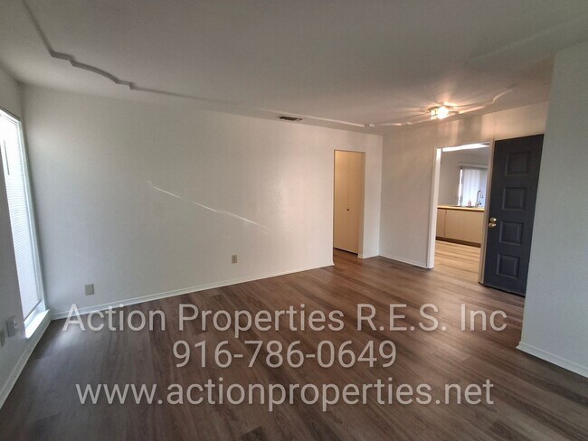 Building Photo - Antelope R.V. Parking, Single Story: Large Yard: RV Parking: 3 Bed, 2 Bath - Foothill Farms/Antelope