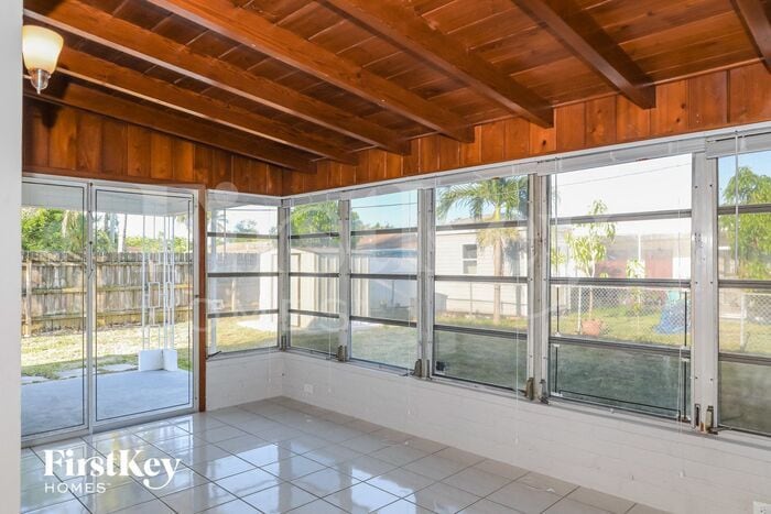 Building Photo - 16310 SW 100th Ct