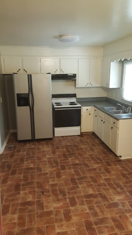 Building Photo - 5143 Snow White Ln