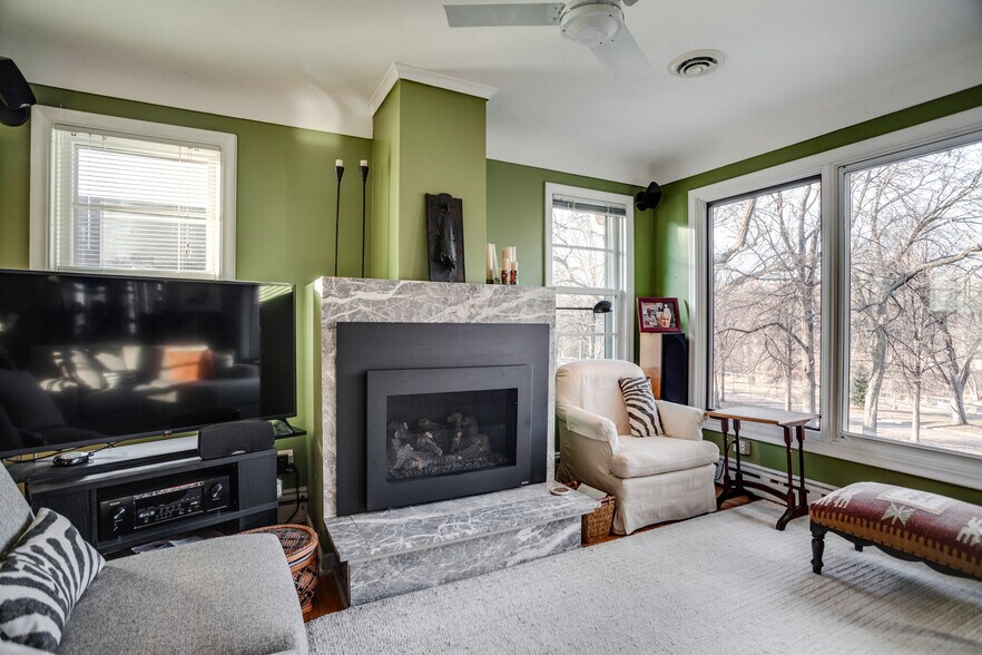 Building Photo - 111 W Minnehaha Pky