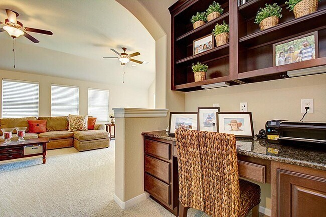 Building Photo - 10 Cayuga Pond Ct