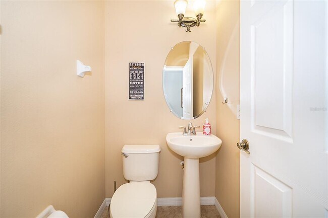Building Photo - 156 Canterbury Bell Dr