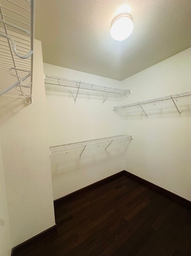 Building Photo - Beautiful 3 Bed, 2.5 Bath Home with Garage, Spacious Layout & Private Yard in Desirable Hercules ...