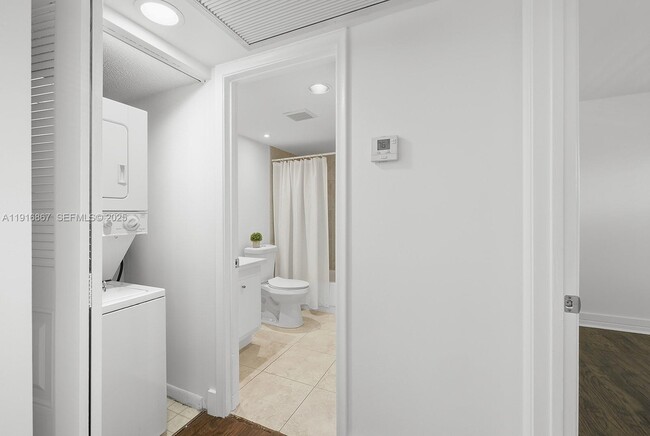 Building Photo - 12950 SW 4th Ct