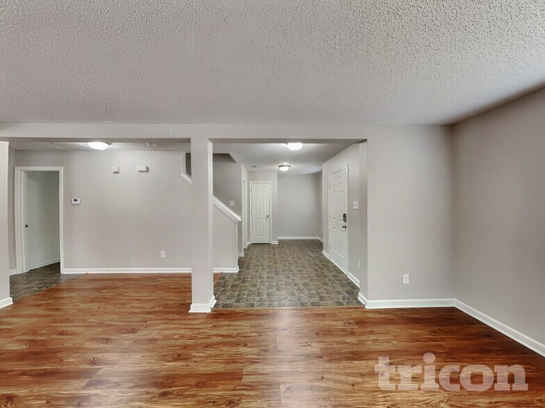 Building Photo - 901 Skywatch Ln