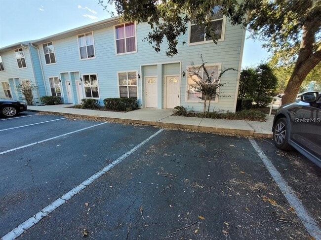 Building Photo - 3890 SW 20th Ave