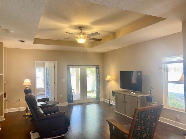 Building Photo - 1736 Mova St