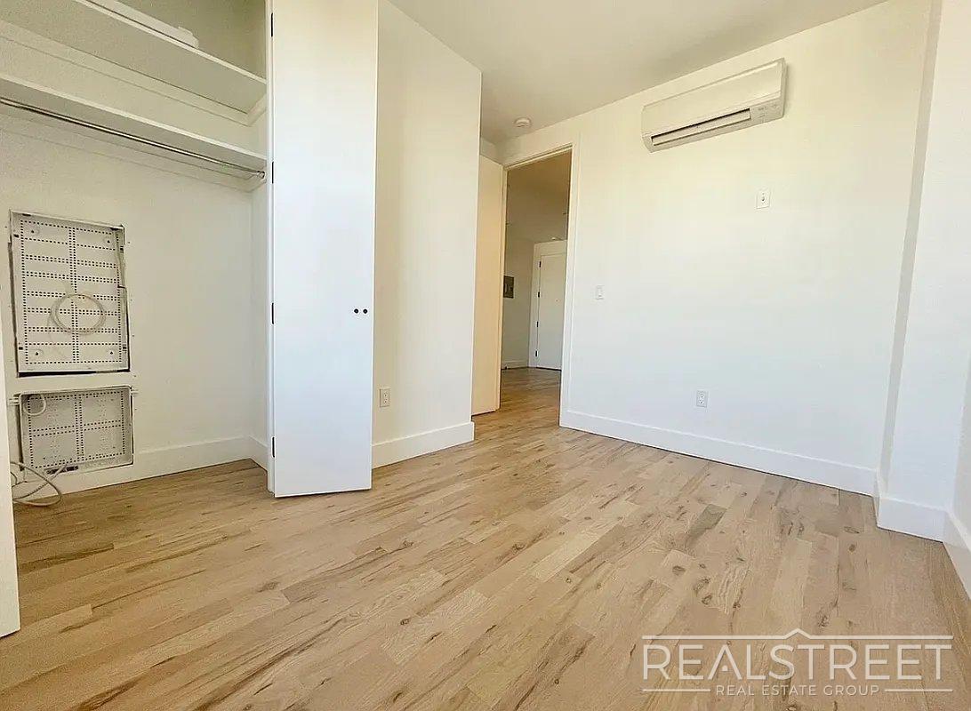 Building Photo - Brand New 3BR/2BA Duplex with Private Roof Terrace | Sunlit & Pet-Friendly
