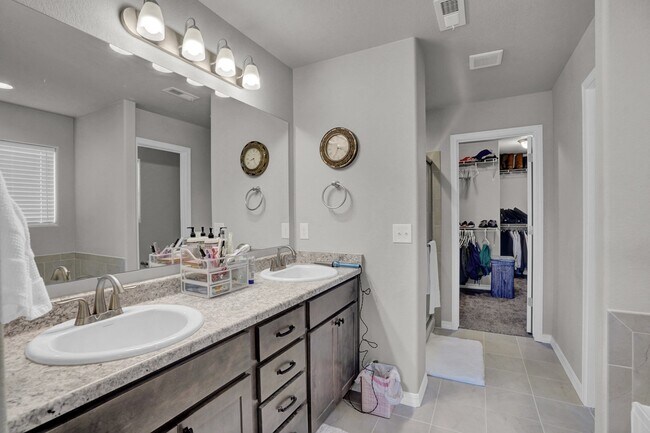 Building Photo - 8345 Talc Dr
