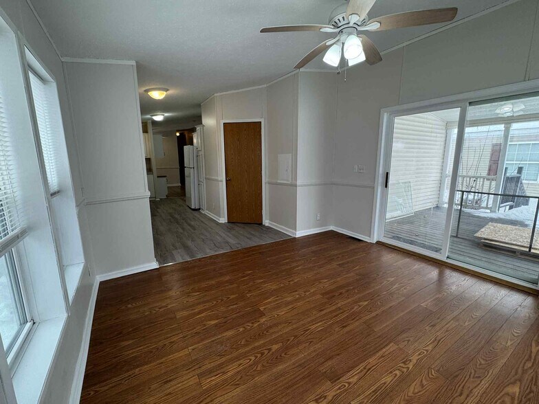 Building Photo - 2020 Marmoor Dr