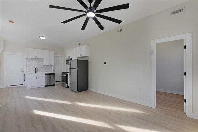 Building Photo - 1322 W Ohio St