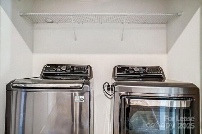 Building Photo - 7014 Fairmile Run