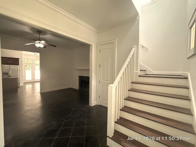 Building Photo - Gorgeous 4 Bedroom Home A Must See