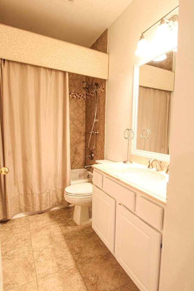 Building Photo - 121 Antler Cir