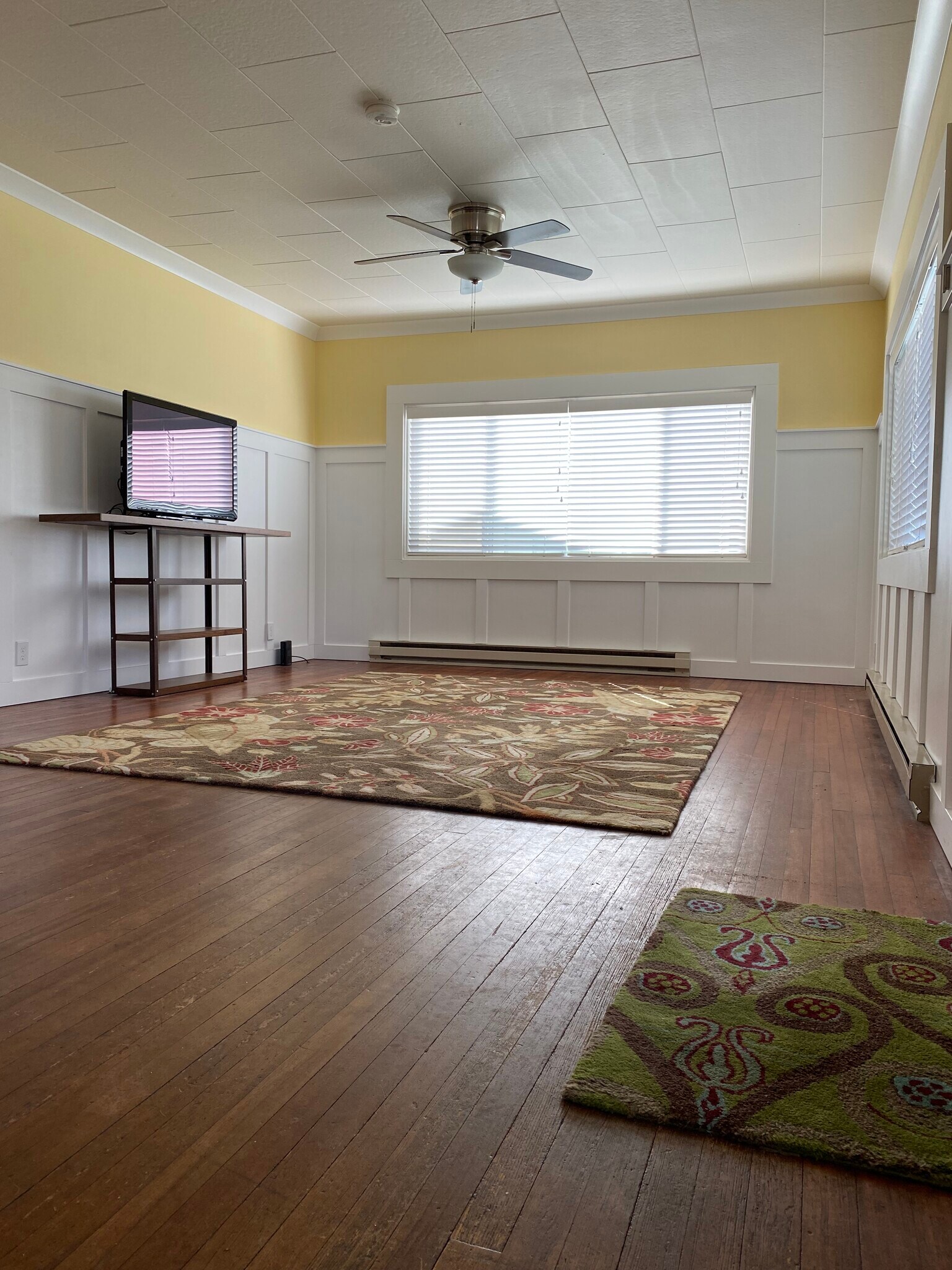 Living Room - 509 Spruce St E