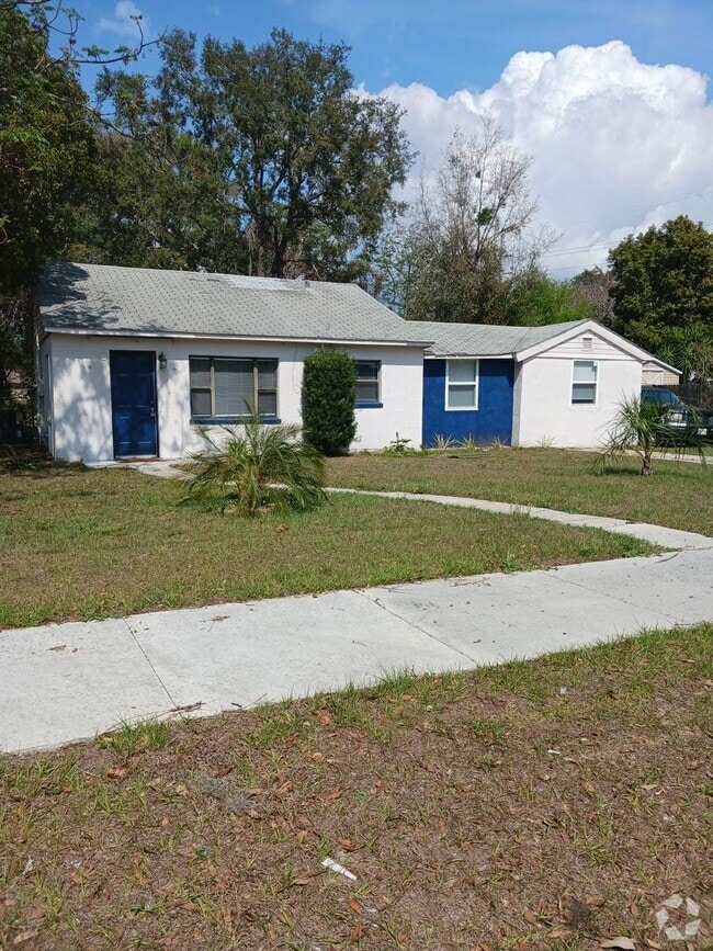 Building Photo - Charming 3 Bedroom, 2 Bathroom Home for Re...