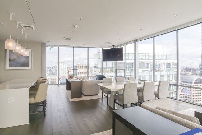 Building Photo - 2Bd/2Ba Seattle Condo