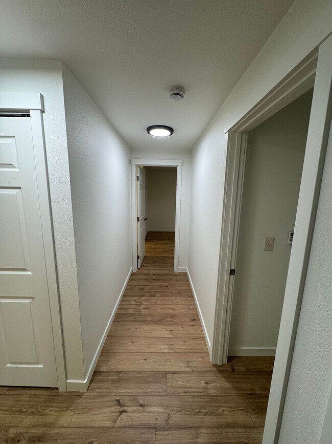 Building Photo - Beautifully Renovated 4-Bedroom Home in NW Corvallis