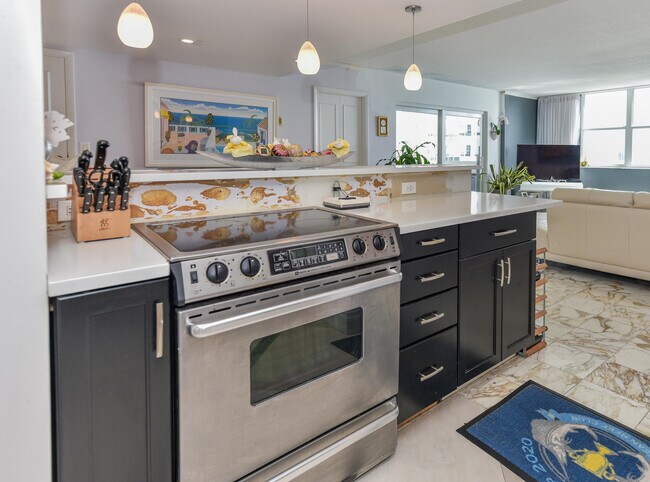 Building Photo - 2600 N Flagler Dr