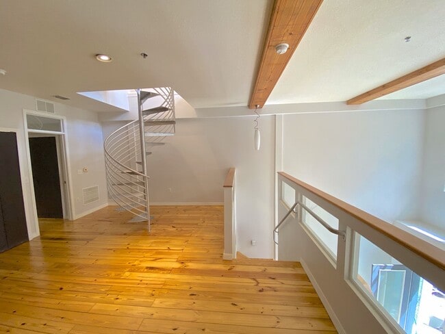Building Photo - Stunning and Unique Luxury Town Home for Rent in the heart of sought after SODO!