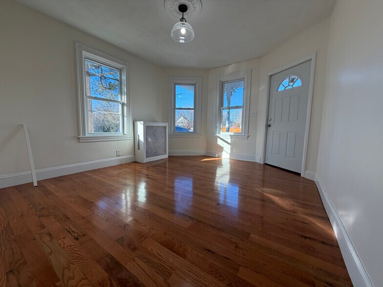 Building Photo - 12 Winthrop St