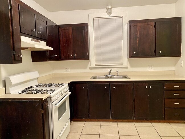 Building Photo - 1012 Boston St