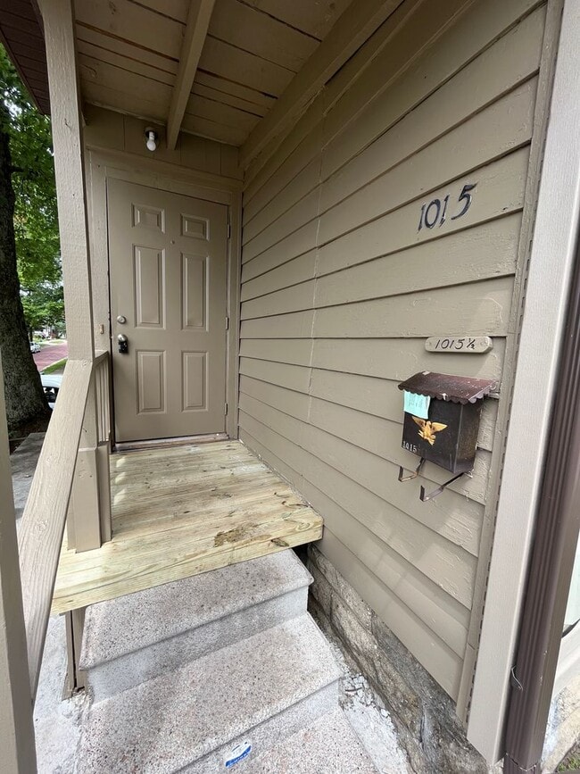 Building Photo - 549 Pine St